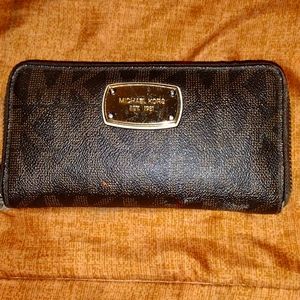 Michael kors wallet